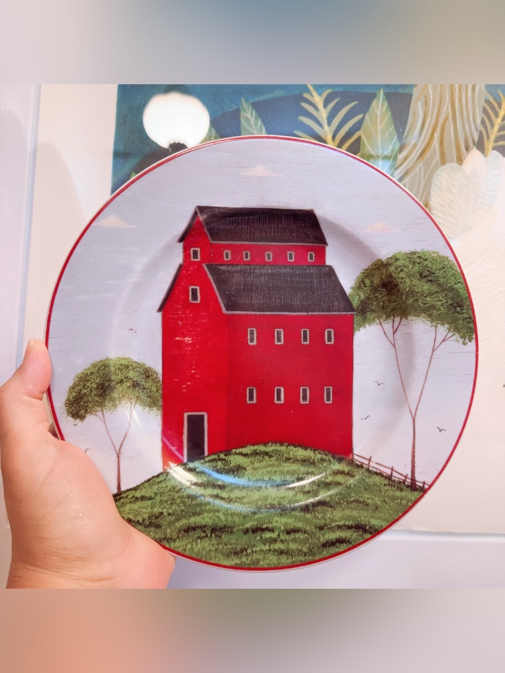 Sakura Warren Kimble Barns Red Barn Plate 8”